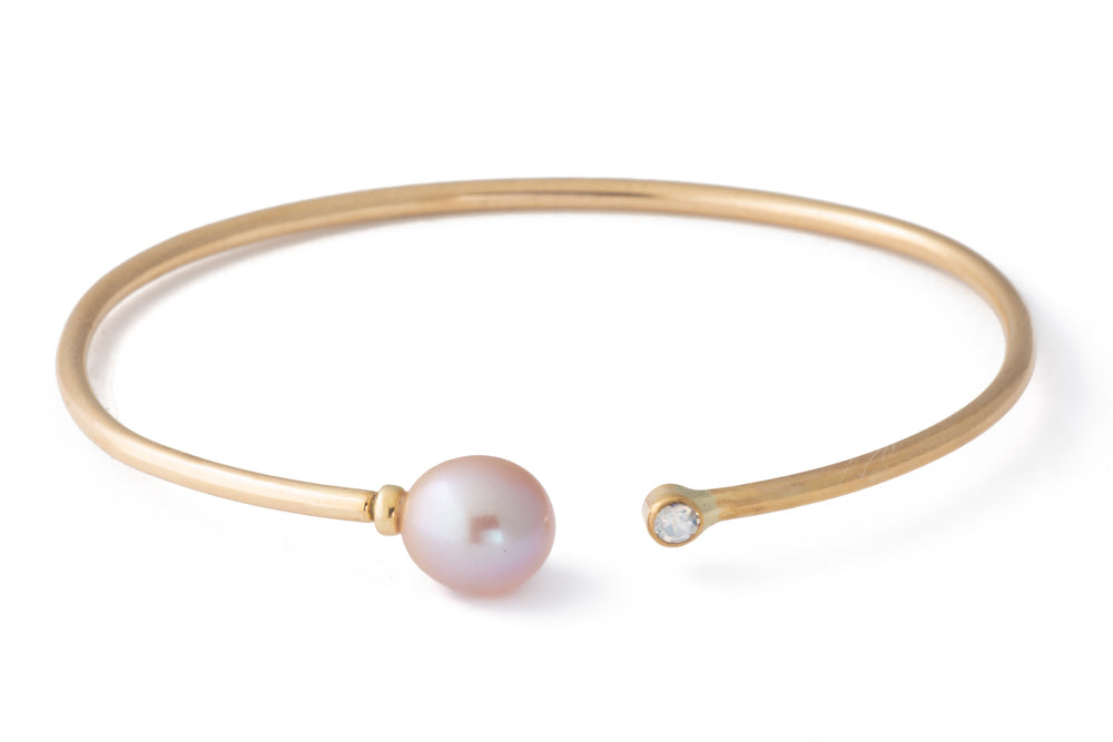 
            
                Load image into Gallery viewer, Rosa Freshwater Pearl Cuff
            
        