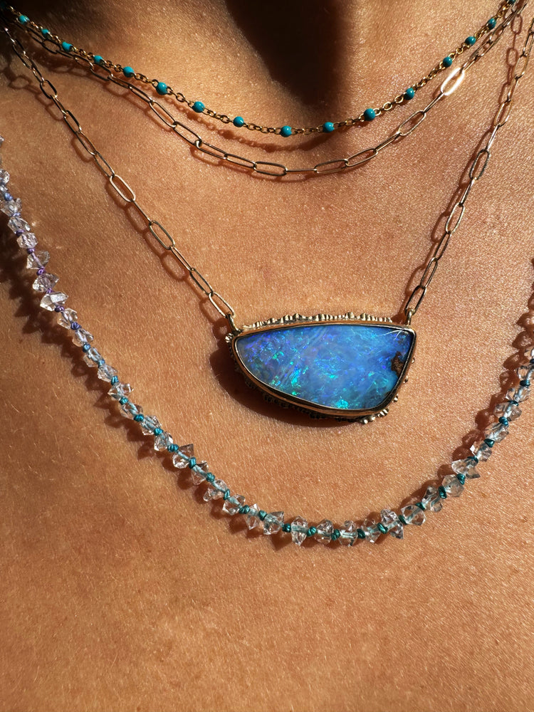 Harlequin Satellite Chain