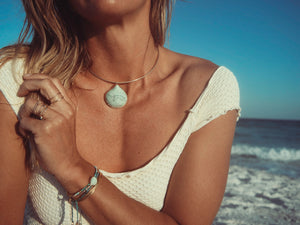 Vida Carved Shell Cuff